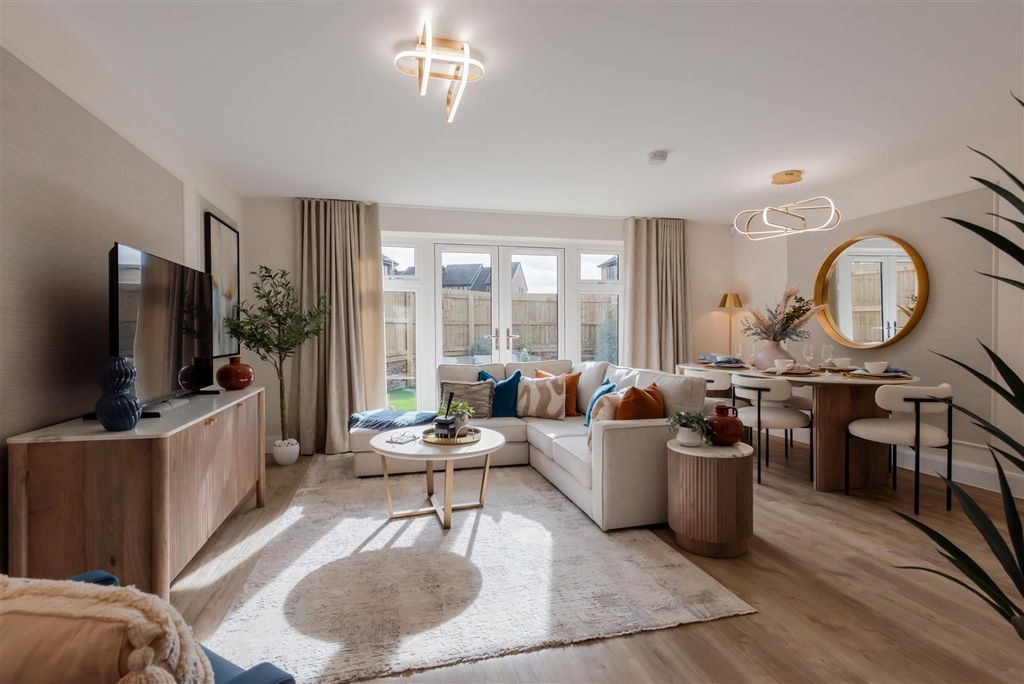 Property photo 2 of 10 Reshoot Deanfield Square-11.Jpg