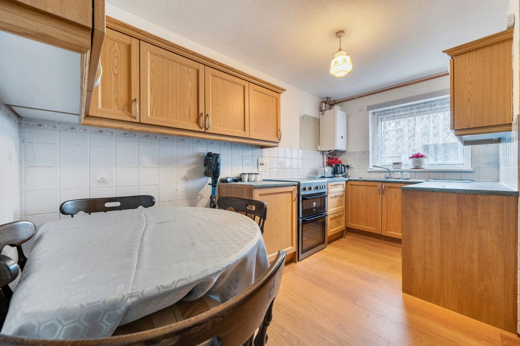 Property photo 2 of 14 Kitchen