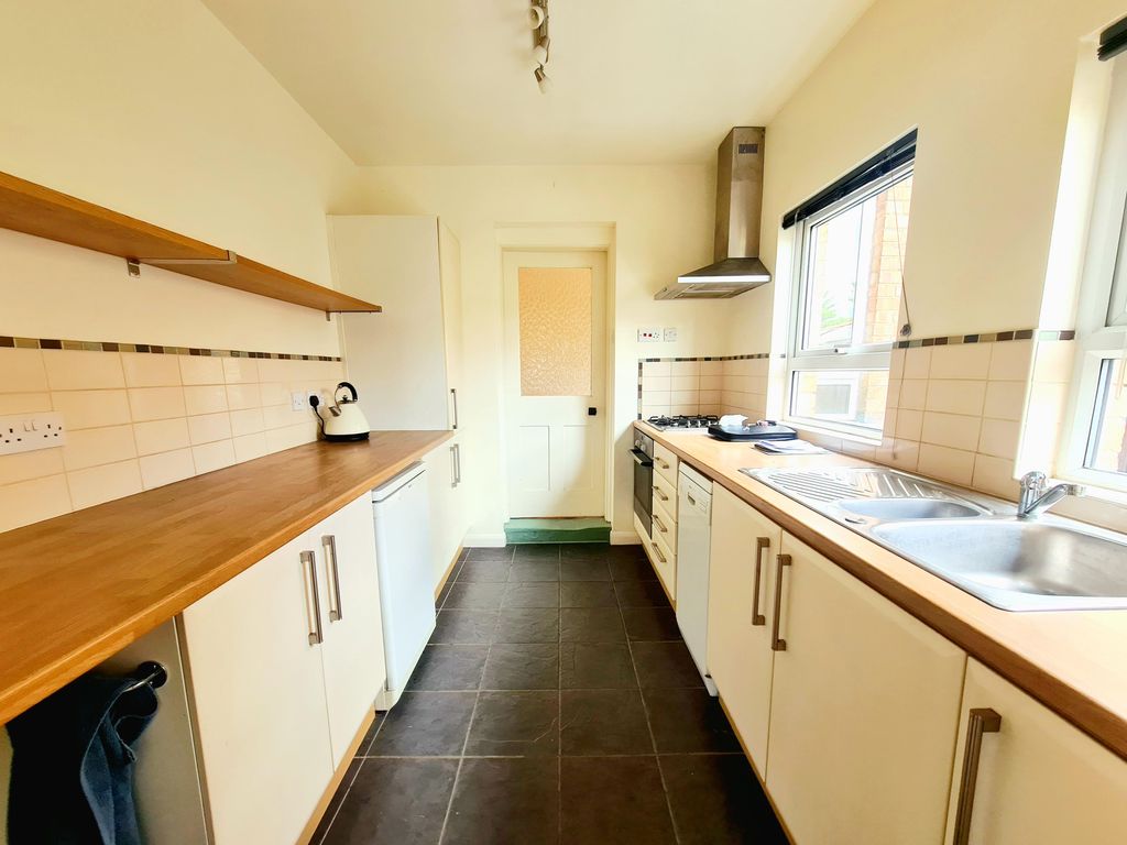 Property photo 3 of 14 Kitchen