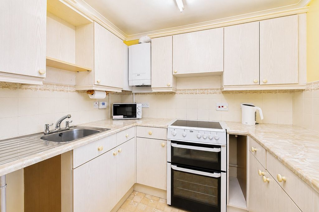 Property photo 3 of 11