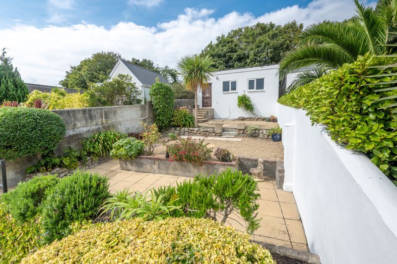 Property photo 2 of 16 Garden