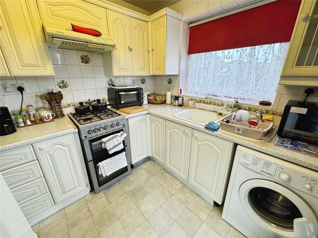 Property photo 3 of 8 Picture No. 06