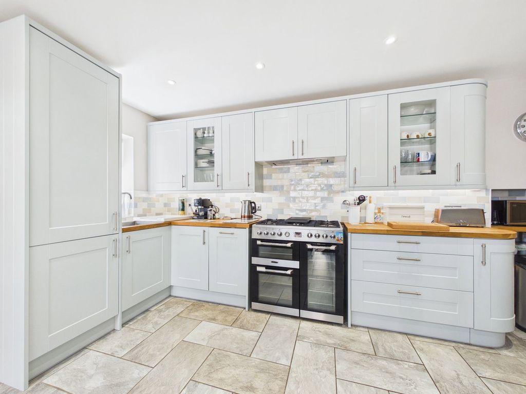 Property photo 3 of 36