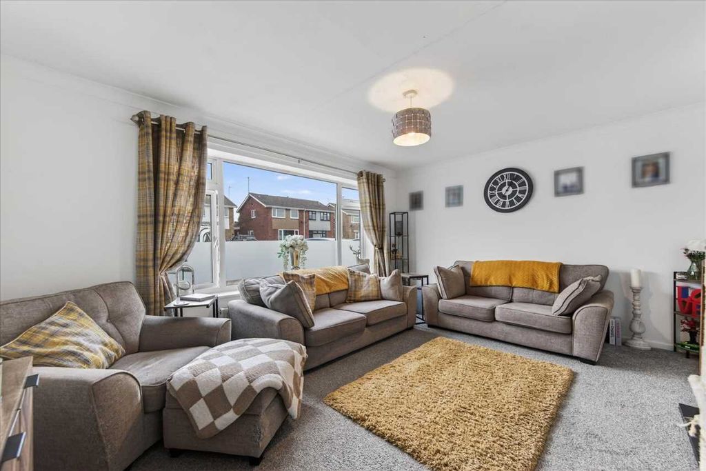 Property photo 2 of 5