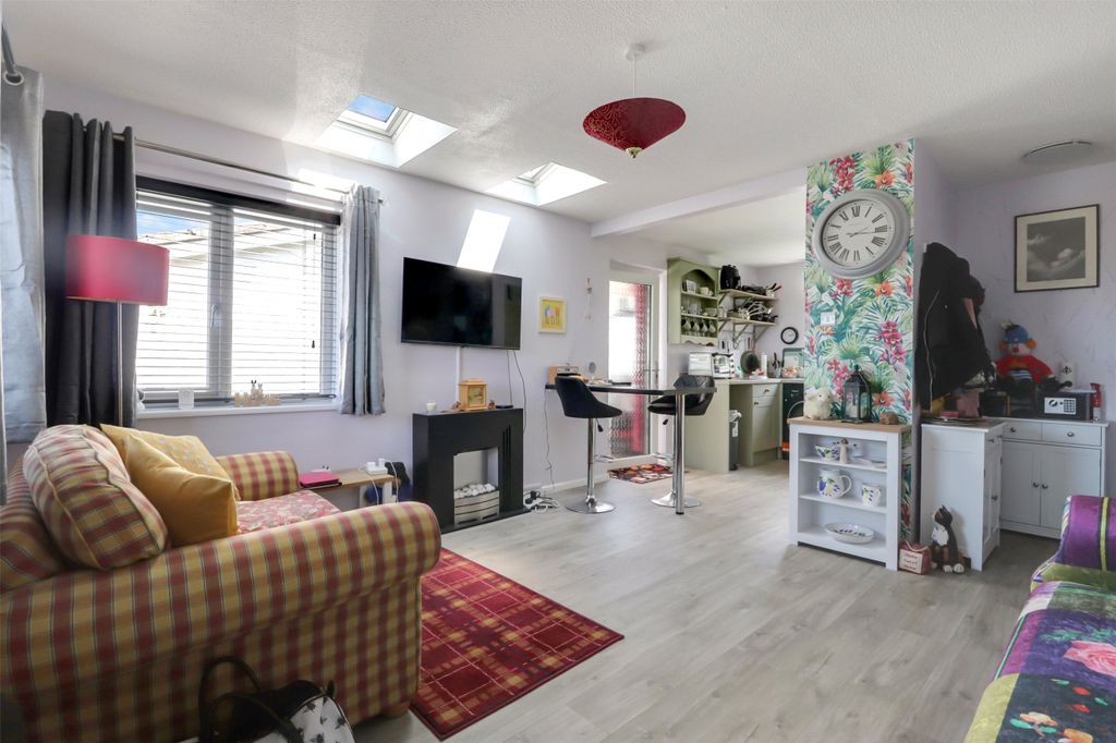 Property photo 3 of 13 3 - Picture No. 09
