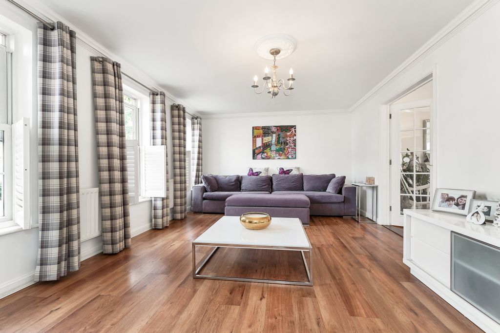 Property photo 2 of 40 29 Orchard Way, Cambourne (6)