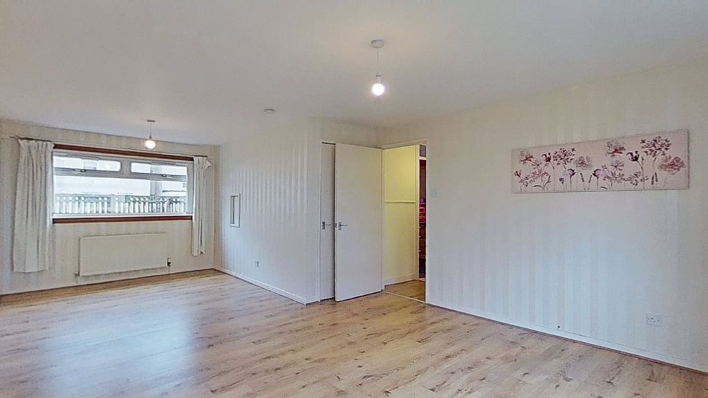 Property photo 2 of 13 Picture No. 04