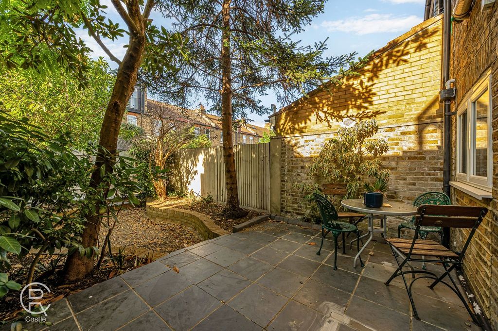 Property photo 3 of 16