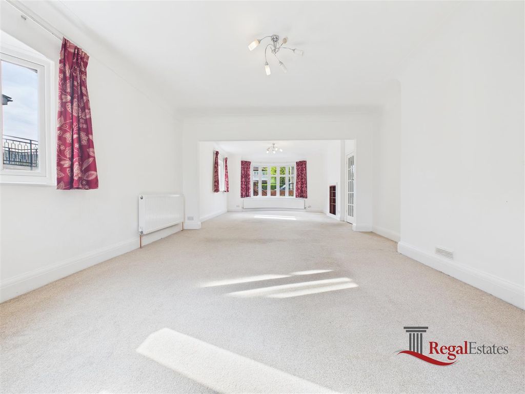 Property photo 2 of 35 Cam02489G0-Pr0273-Still008.Jpg