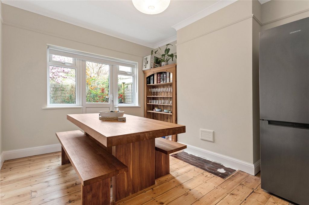 Property photo 2 of 9 Picture No. 16