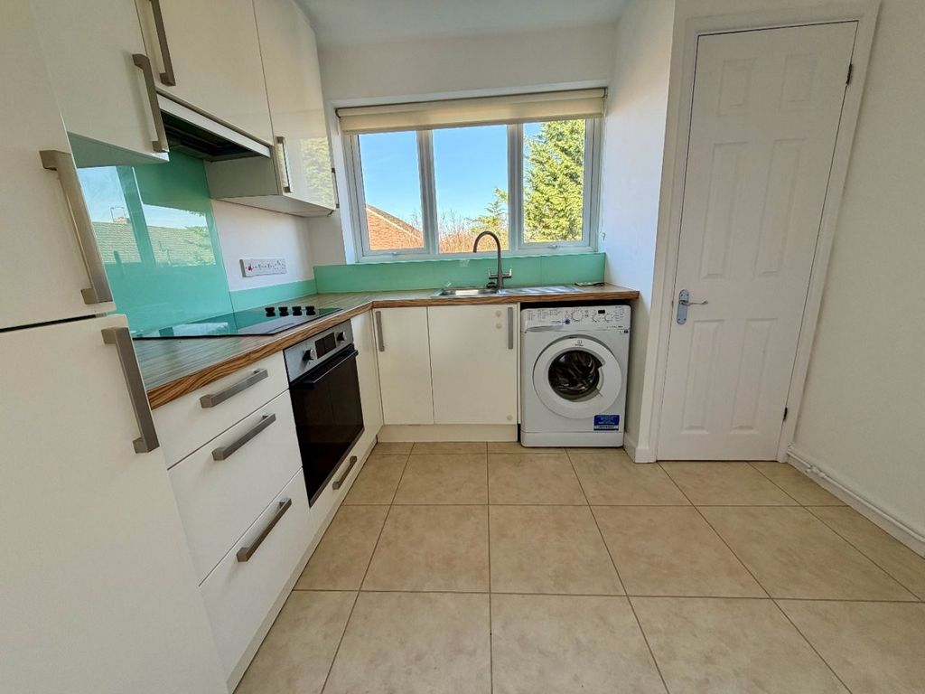 Property photo 3 of 15 Kitchen