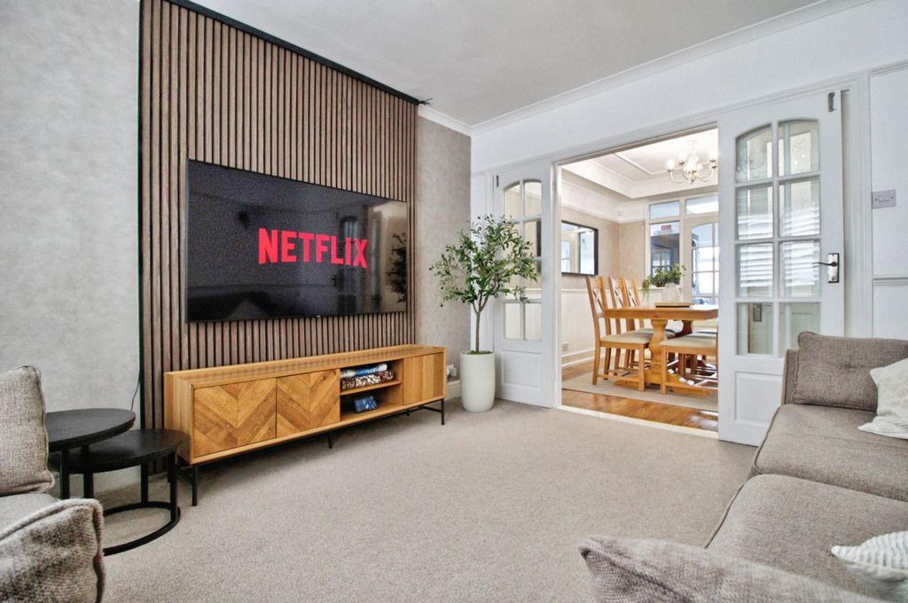 Property photo 2 of 24 30