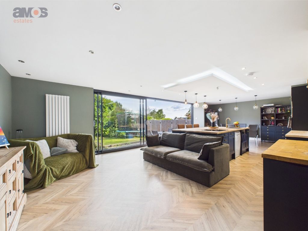 Property photo 1 of 28 4201184