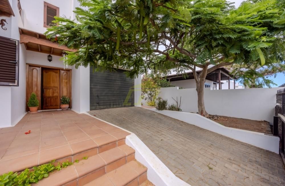 Property photo 3 of 23