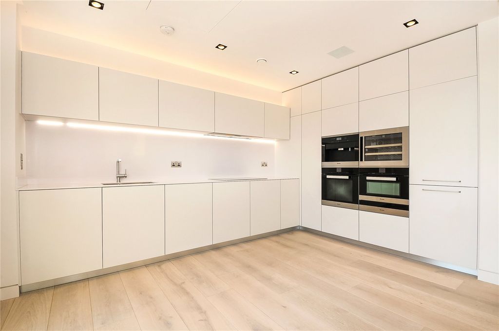 Property photo 3 of 15 Kitchen