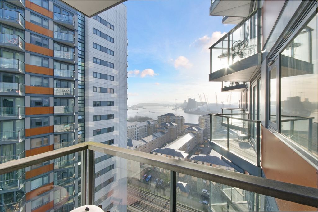 Property photo 3 of 9 Balcony Proton Tower