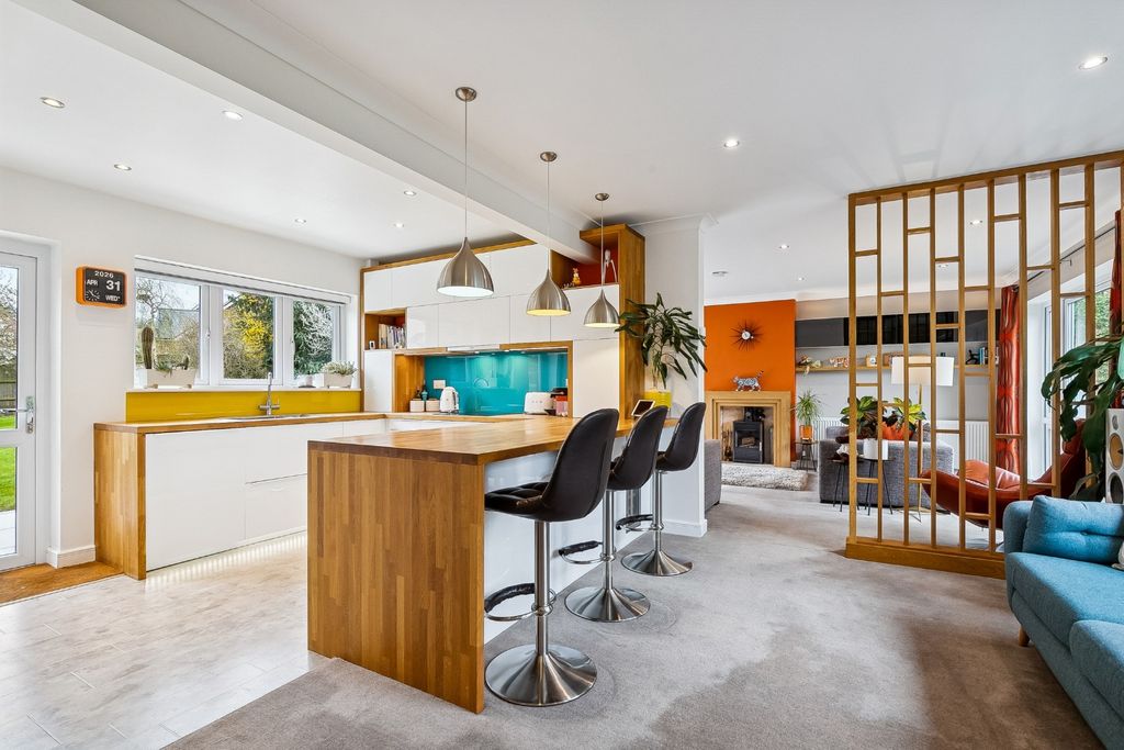 Property photo 2 of 30 4990513