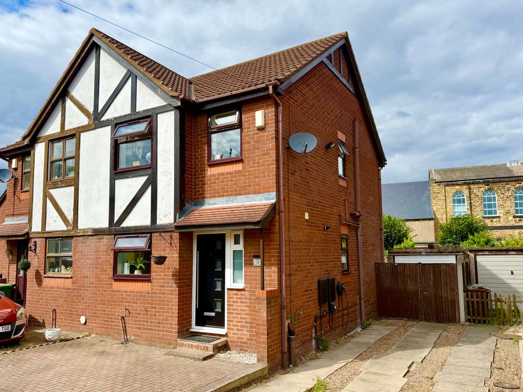 Property photo 1 of 18 External