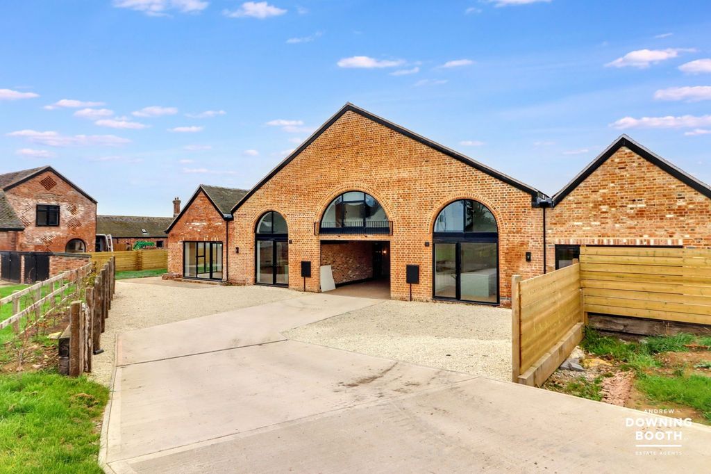 Property photo 1 of 28