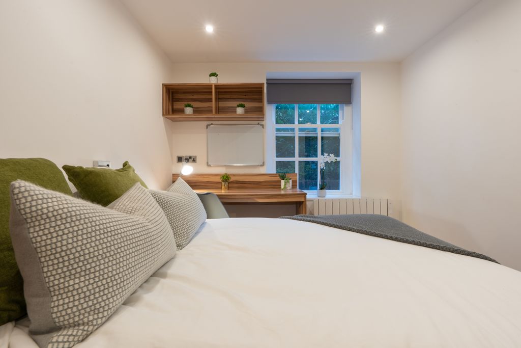 Property photo 3 of 9 Jesmond View Block A Flat 9 Bedroom 2