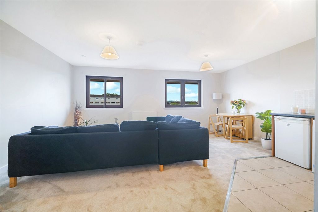 Property photo 3 of 17 3