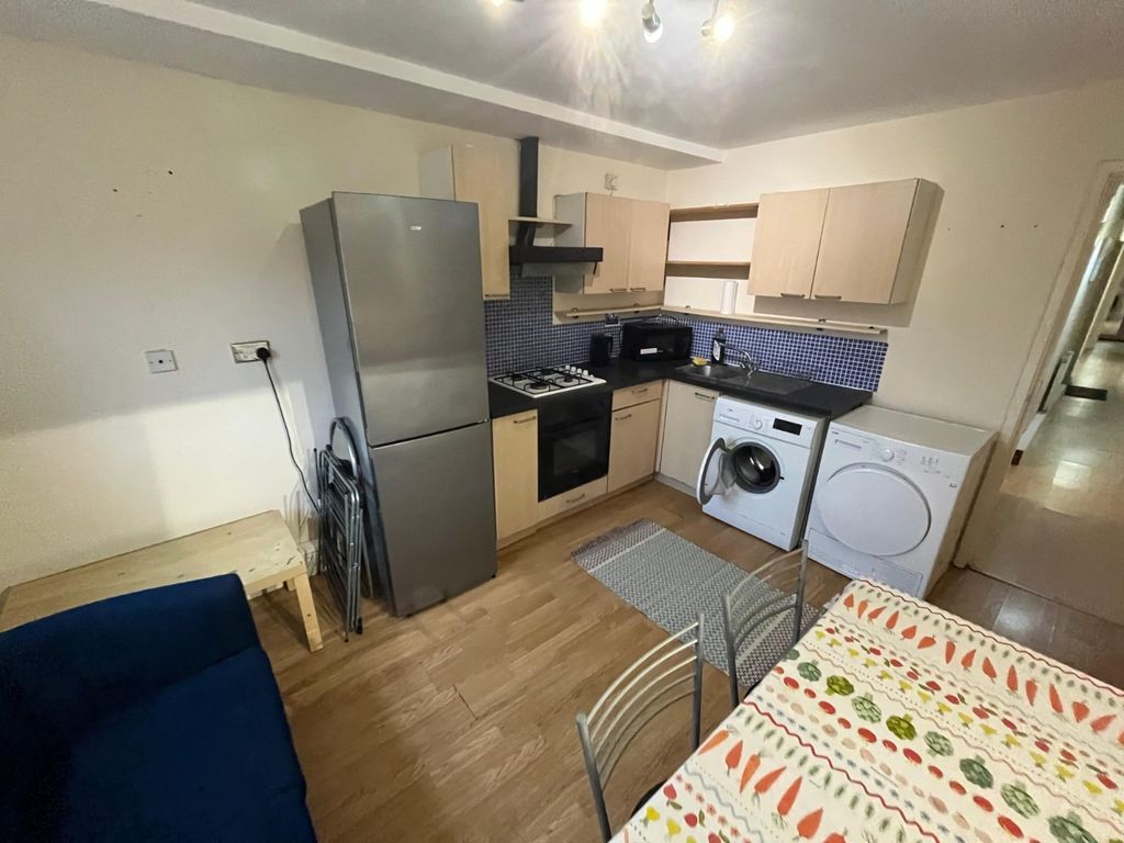 Property photo 2 of 7 Picture No. 15