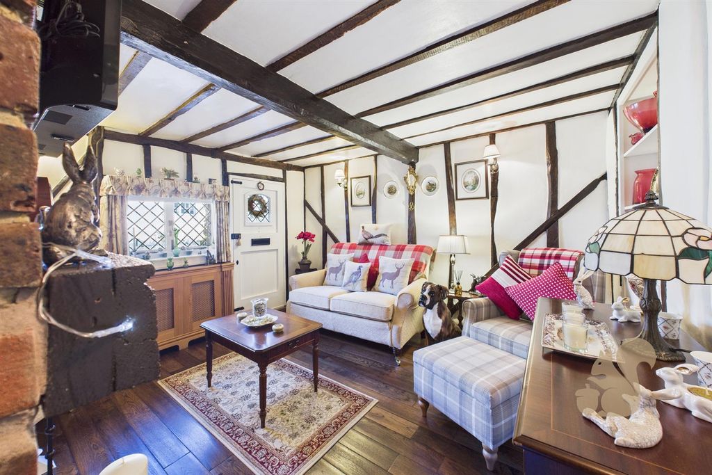 Property photo 3 of 28 Snug