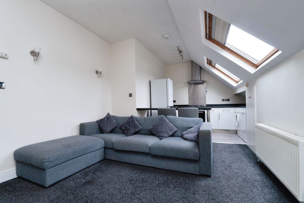 Property photo 2 of 17 Lounge/Kitchen