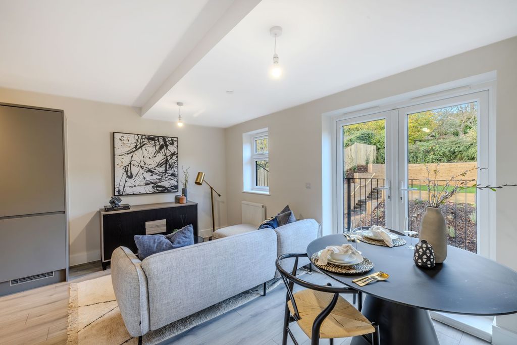 Property photo 3 of 19