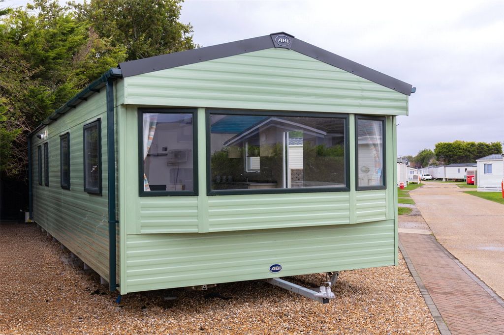 Property photo 2 of 19 Picture No. 16