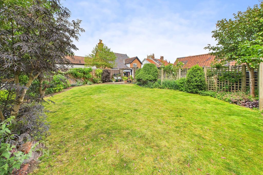 Property photo 1 of 35