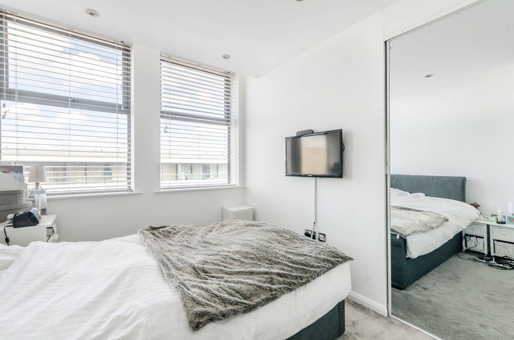 Property photo 3 of 5