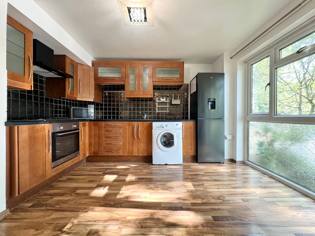 Property photo 2 of 12 Img_9411
