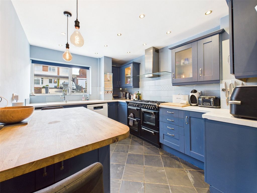 Property photo 2 of 16 Picture No. 24