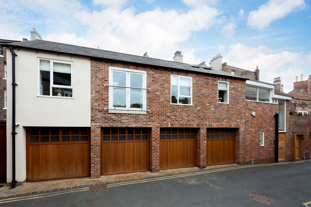 Property photo 1 of 9 Front External