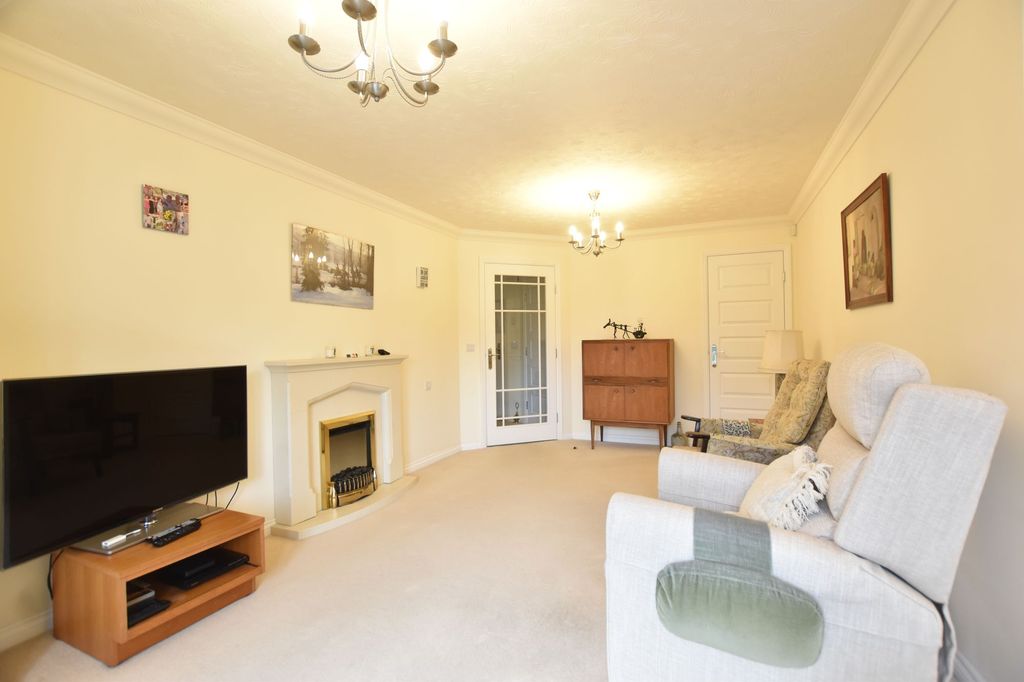 Property photo 2 of 8