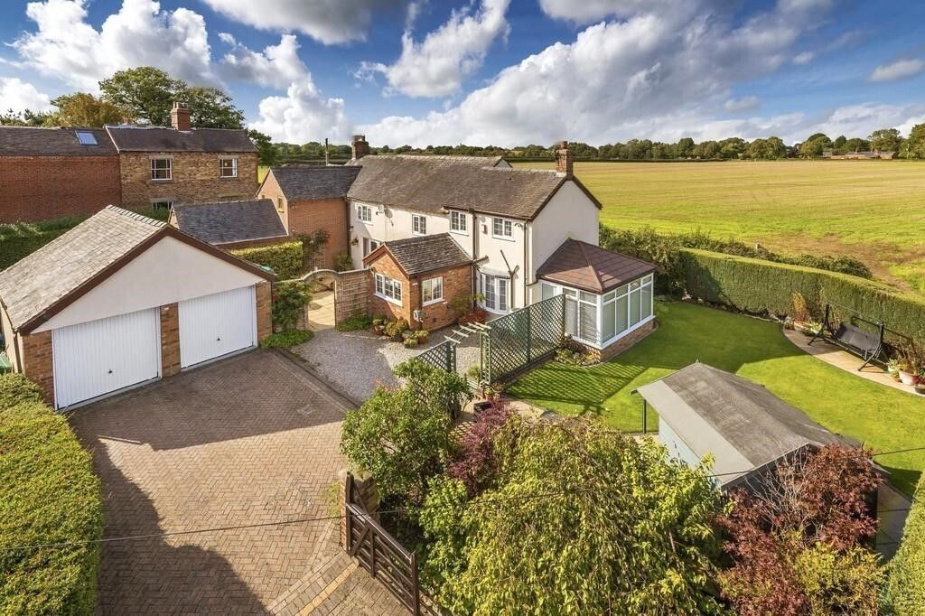 Property photo 1 of 50 Beswick House