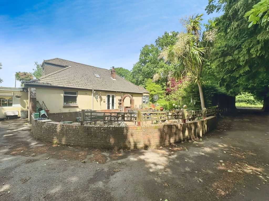 Property photo 2 of 21