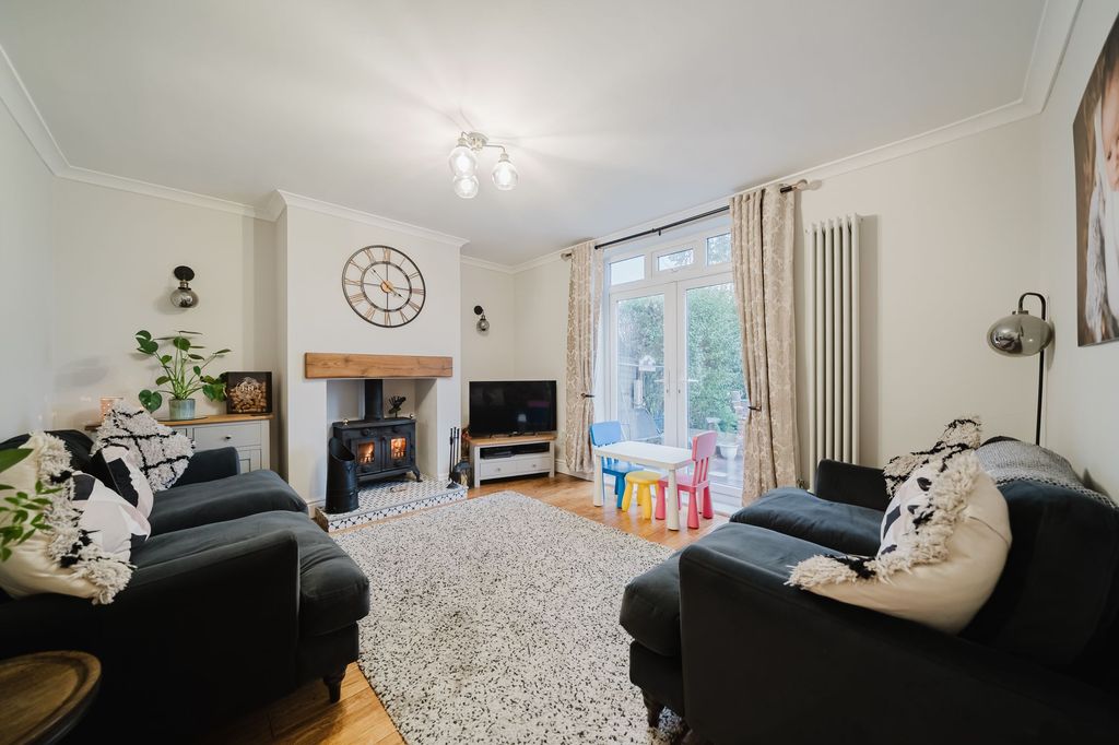 Property photo 2 of 26