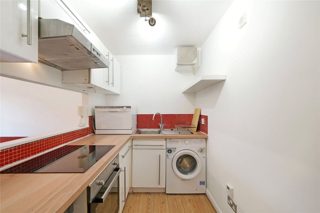 Property photo 2 of 14 Picture No. 06