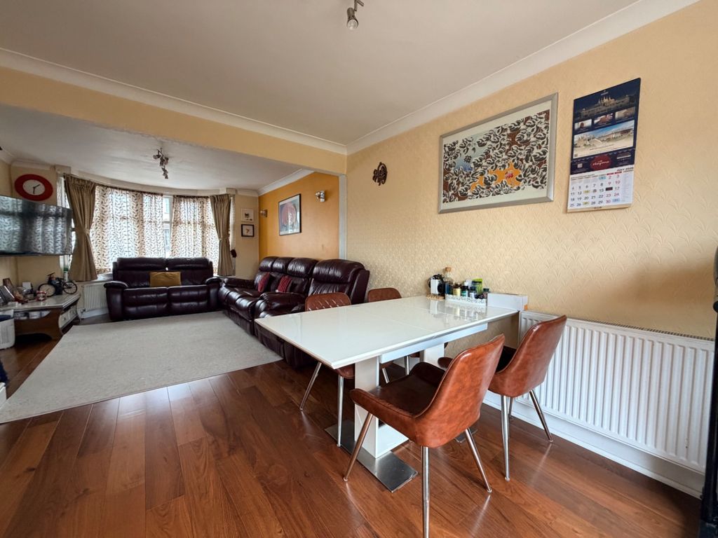 Property photo 3 of 14 5158273