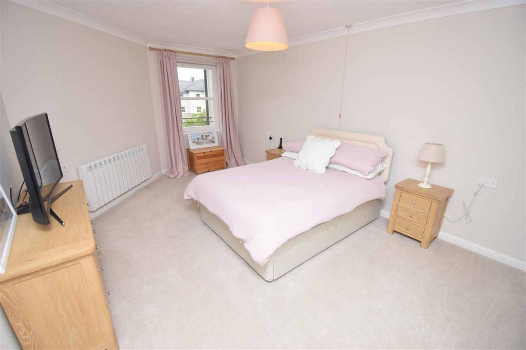 Property photo 3 of 13 Bedroom