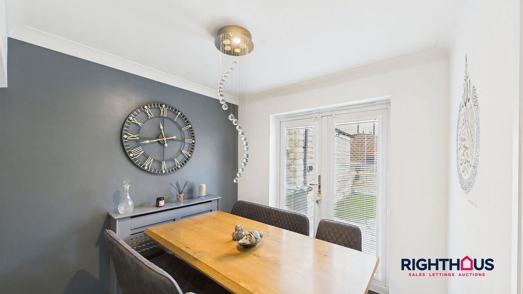 Property photo 3 of 33