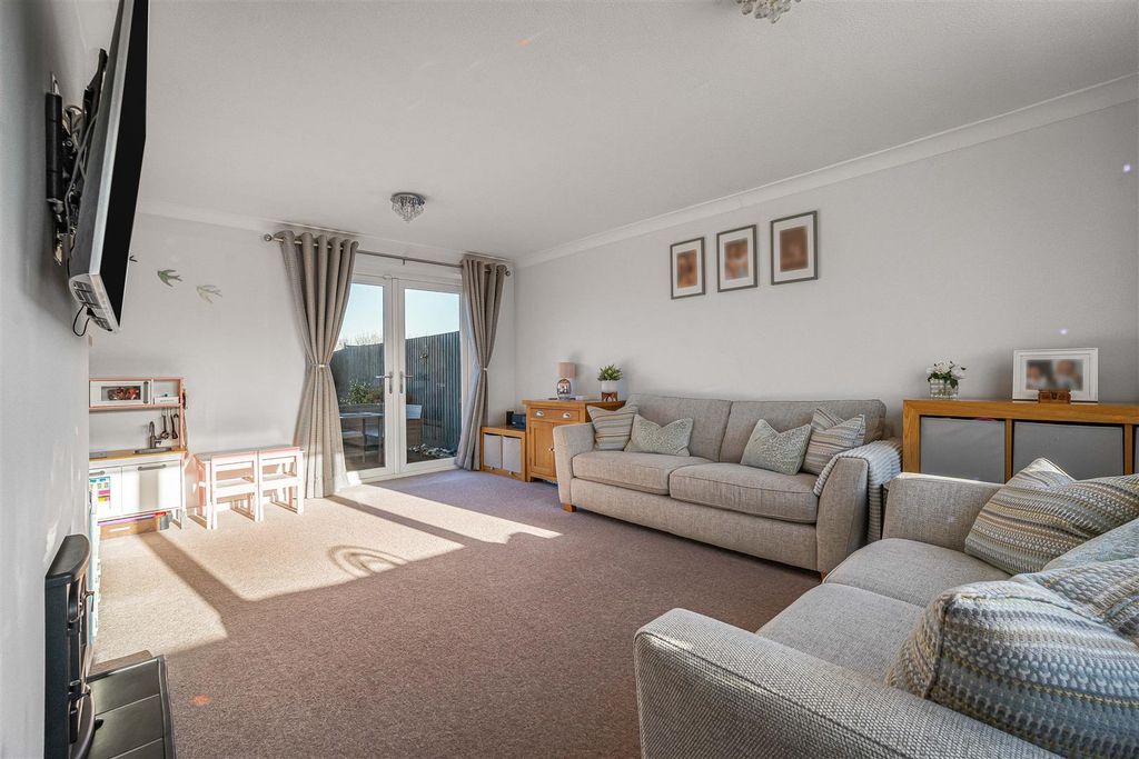 Property photo 2 of 25 25_68854.Jpg