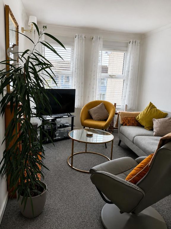 Property photo 3 of 9