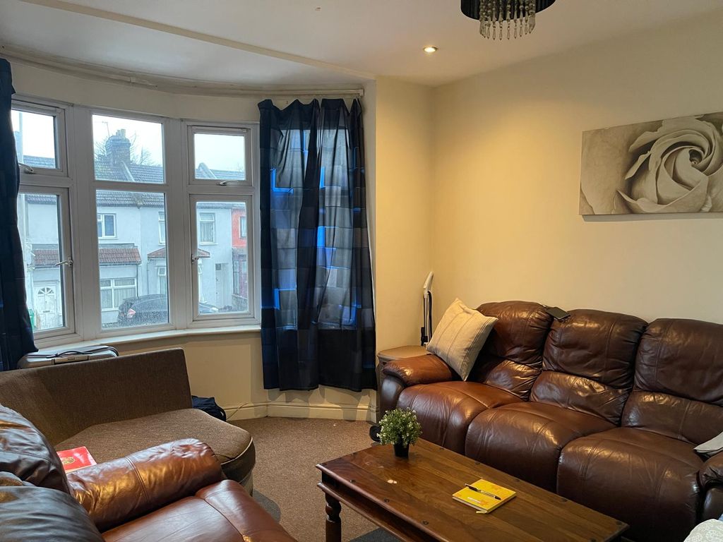 Property photo 2 of 5