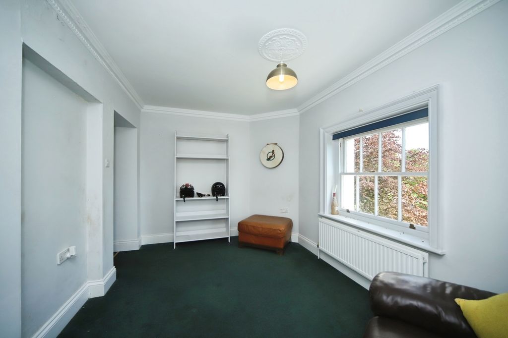 Property photo 3 of 17 Photo