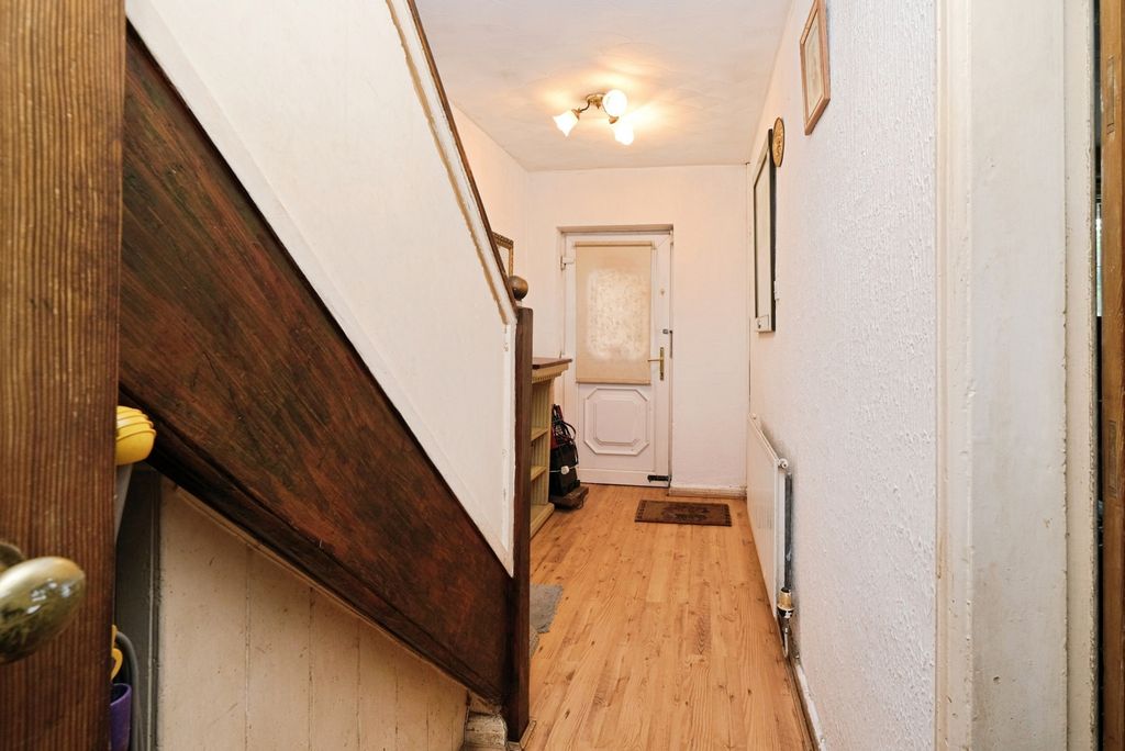 Property photo 3 of 17 Pbox-Img.Jpg
