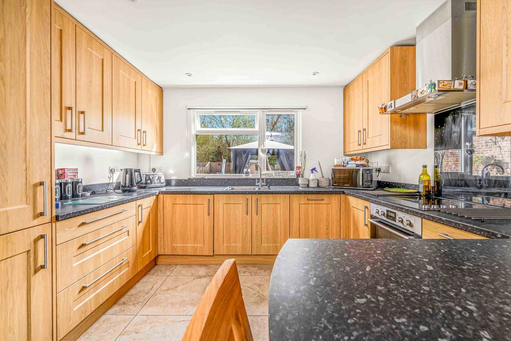 Property photo 3 of 26