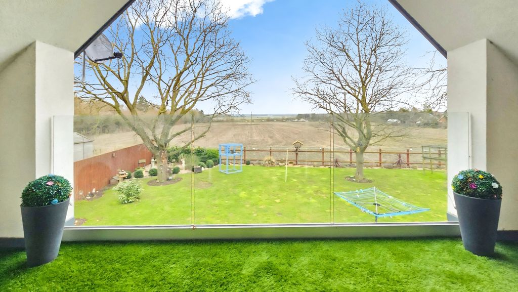 Property photo 2 of 25